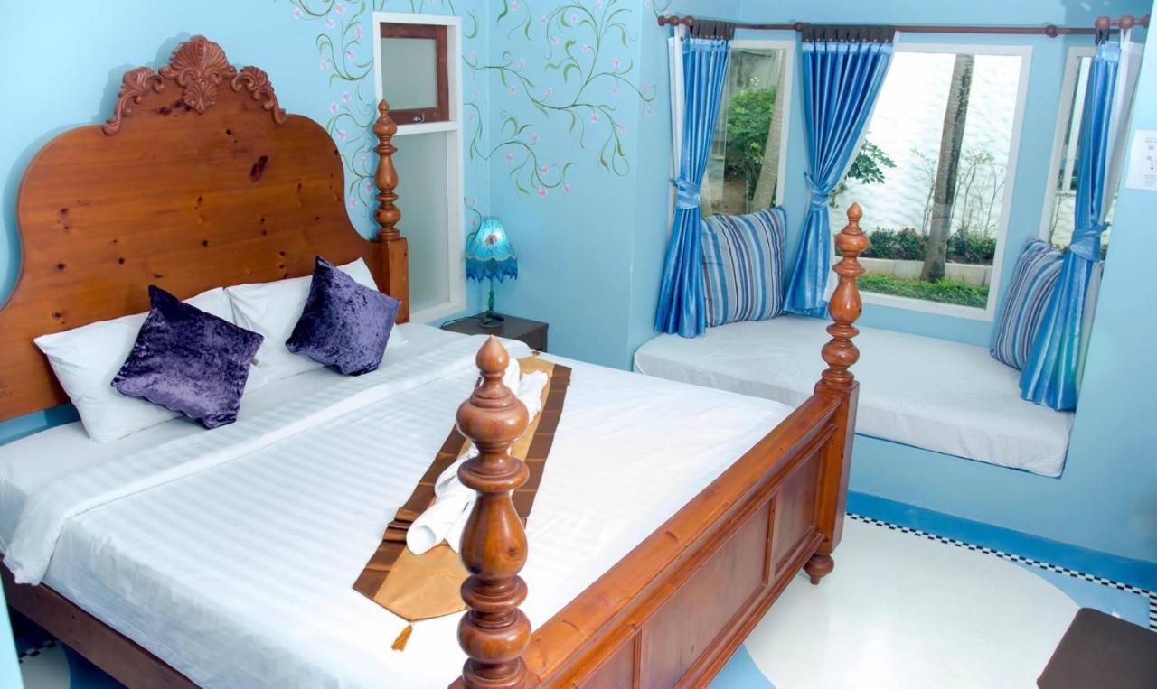 Baanmontra Beach Resort - Bankrut Ngoại thất bức ảnh