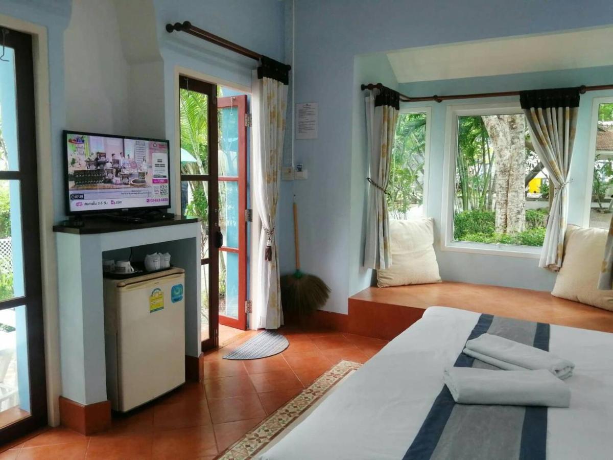 Baanmontra Beach Resort - Bankrut Ngoại thất bức ảnh